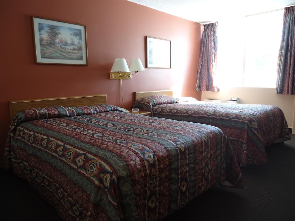 Canadian Motor Hotel Су-Сент-Мари Номер фото