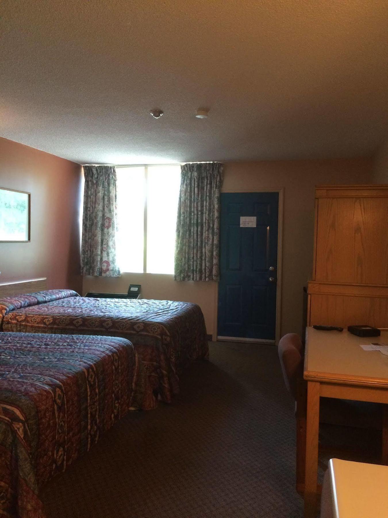 Canadian Motor Hotel Су-Сент-Мари Экстерьер фото